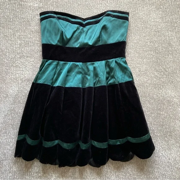 NWT Karen Millen Velvet Mini Dress Size 12 Teal Black Scalloped Hem NWT Karen Millen Velvet Mini Dress Size 12 Teal Black Scalloped Hem